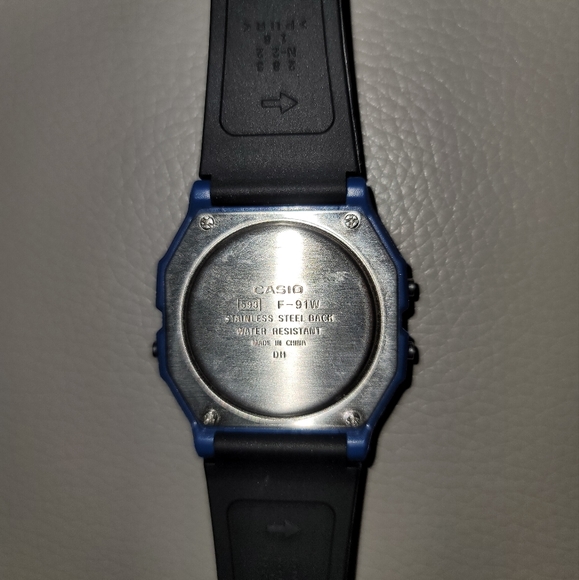 Casio F-91W Digital watch - Picture 3 of 5